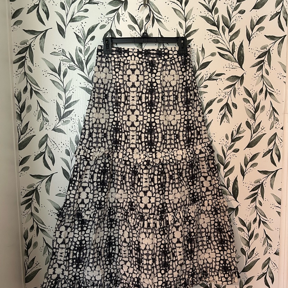 Chic Black and White Women's Maxi Skirt